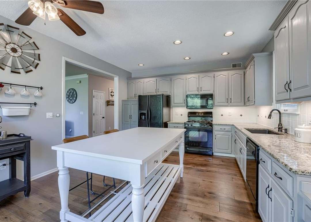 11316 W 116 Street — photo 12