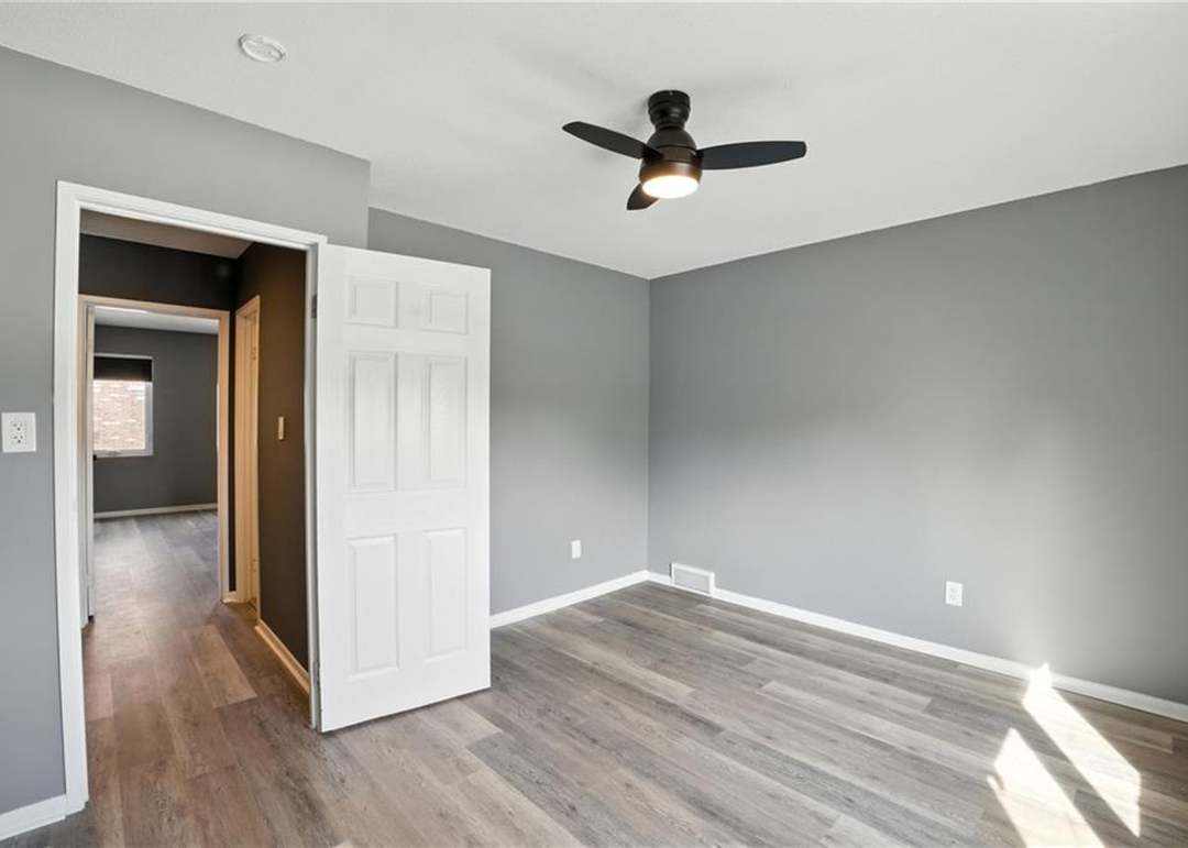 10242 W 96th Street — photo 4