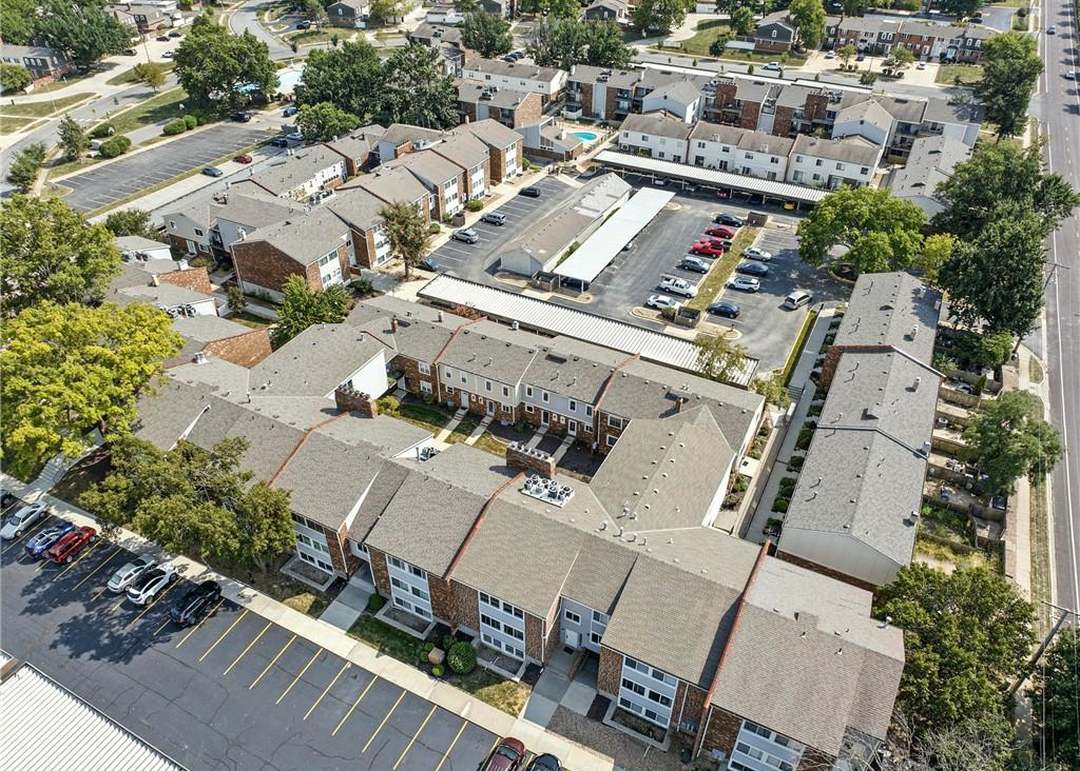 10242 W 96th Street — photo 31