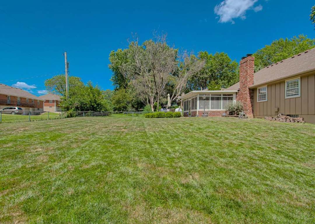 4312 S Greenwich Lane — photo 33