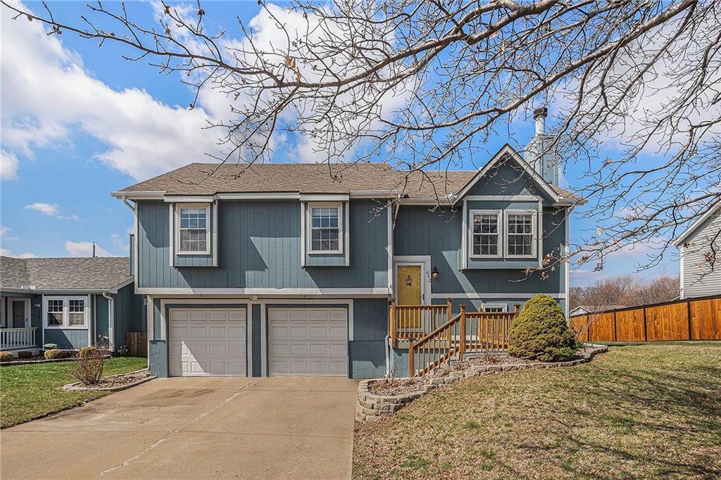 642 S DEERFIELD Drive — photo 1