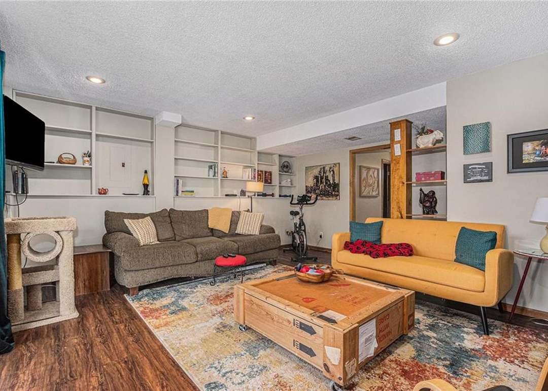 642 S DEERFIELD Drive — photo 20