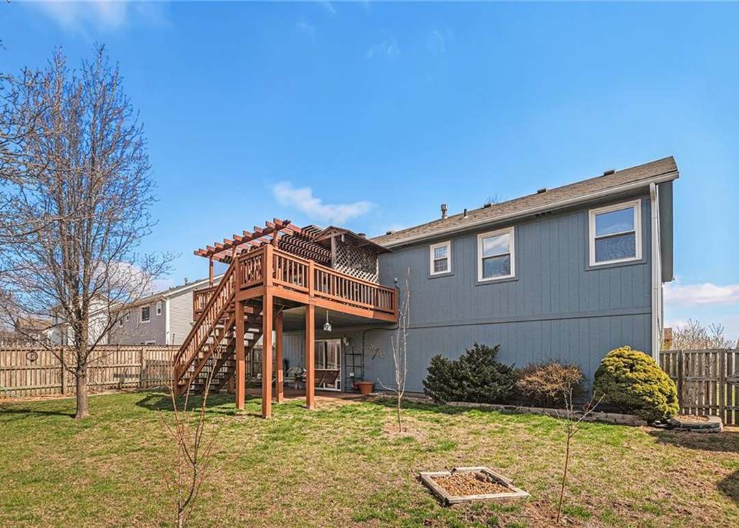 642 S DEERFIELD Drive — photo 22