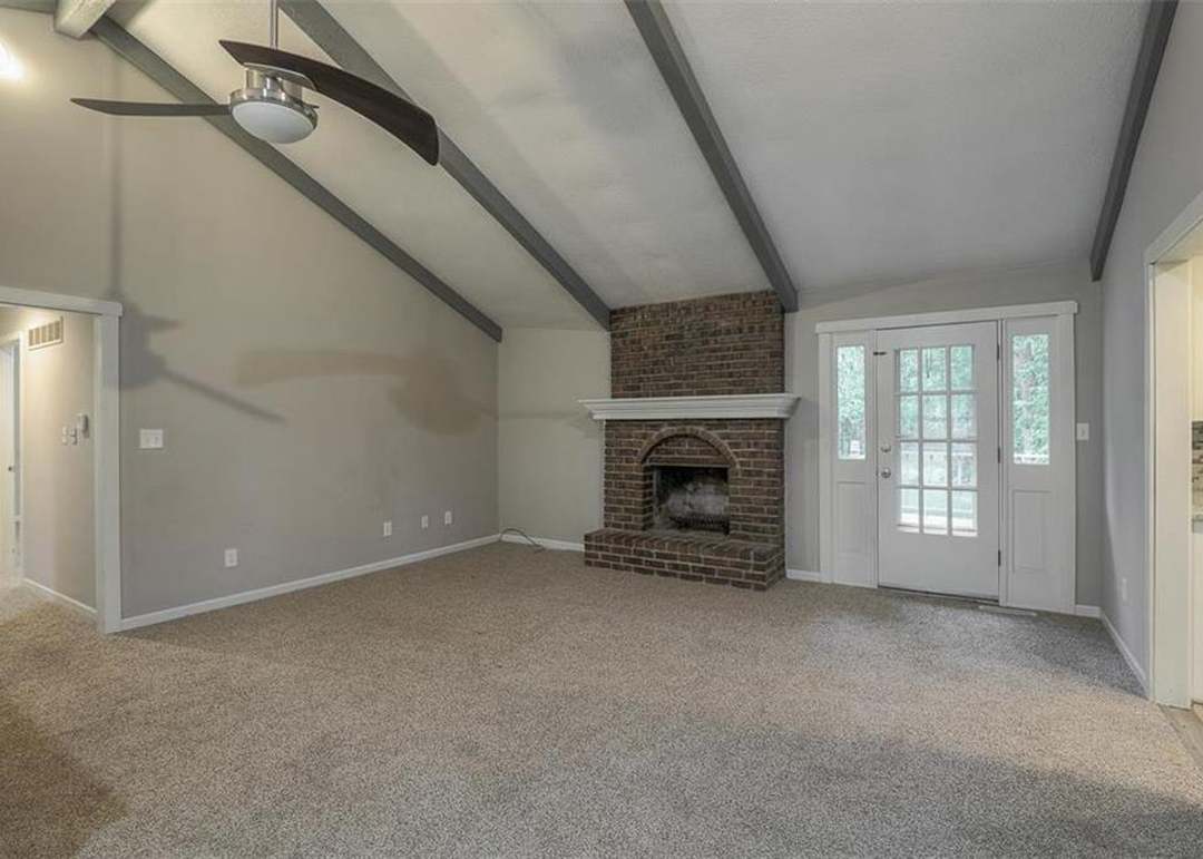 19910 S PICKERING Road — photo 2