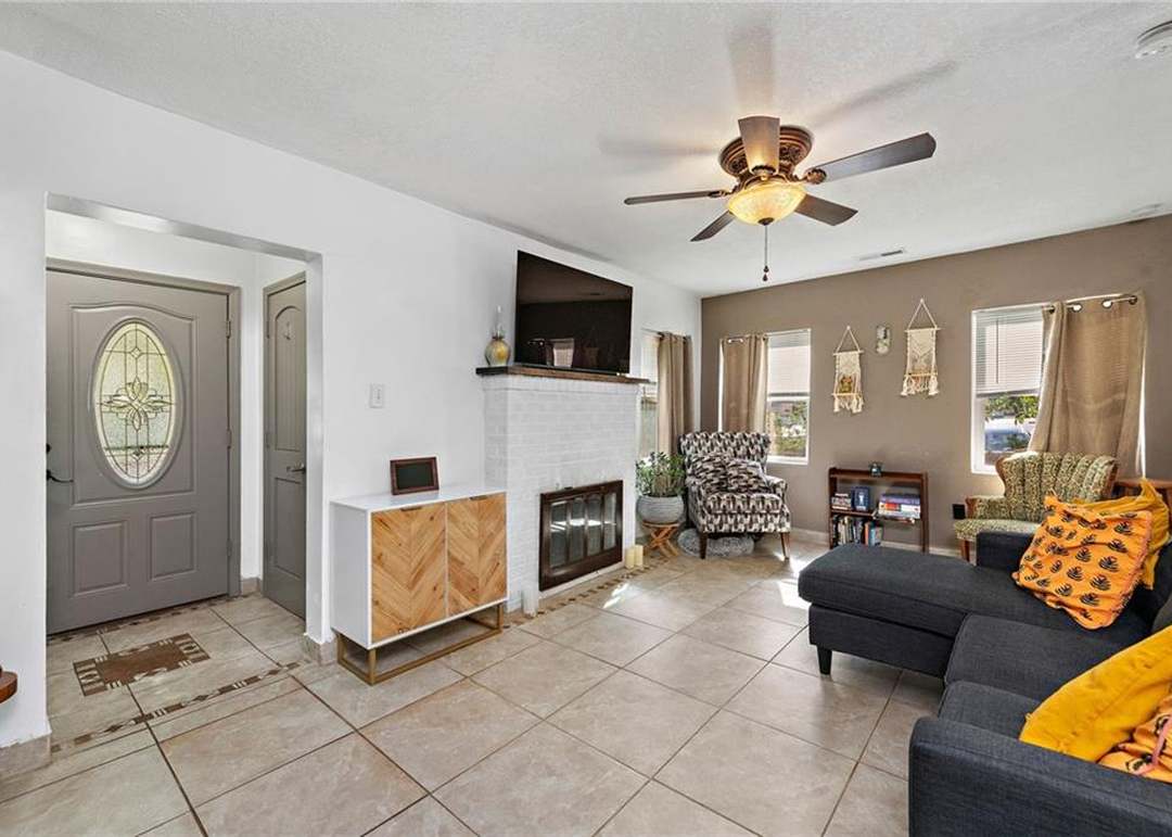 5804 Lamar Avenue — photo 10