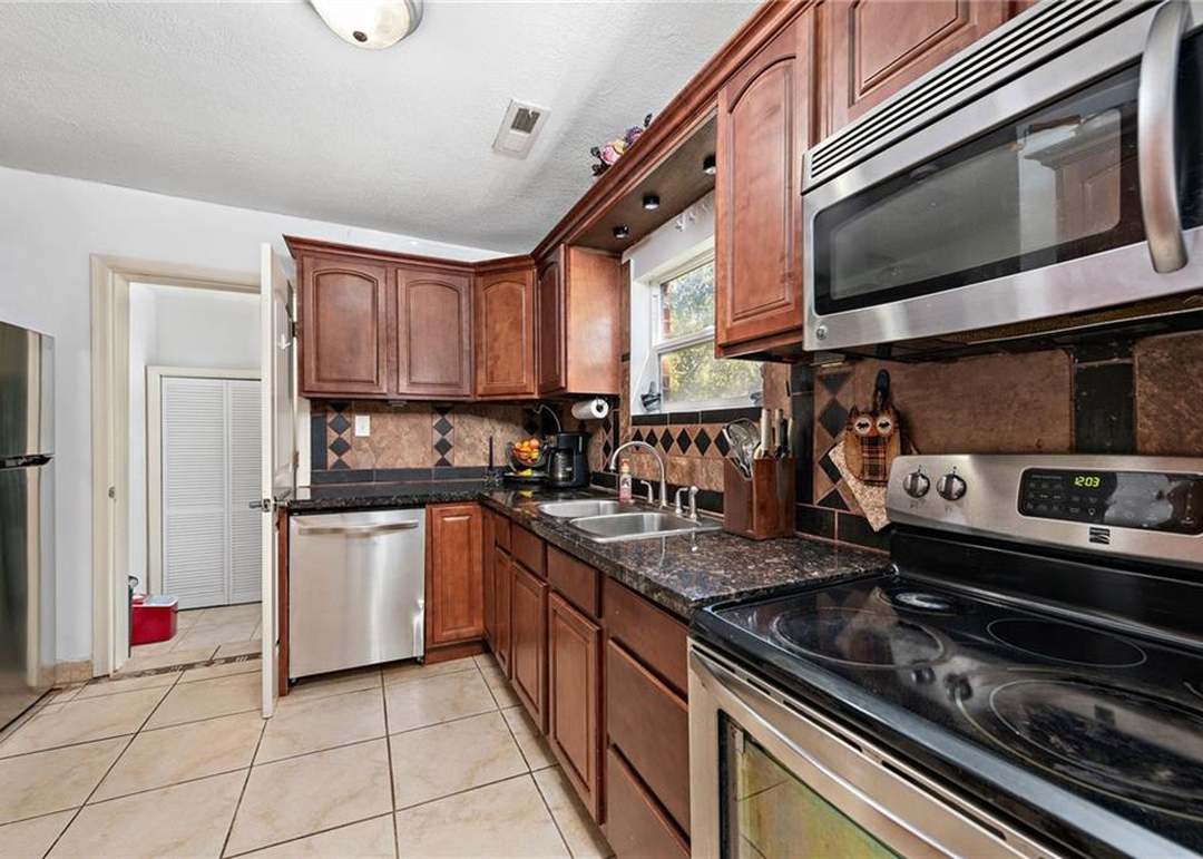 5804 Lamar Avenue — photo 13