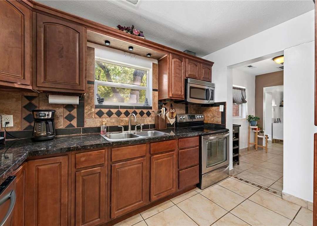5804 Lamar Avenue — photo 14
