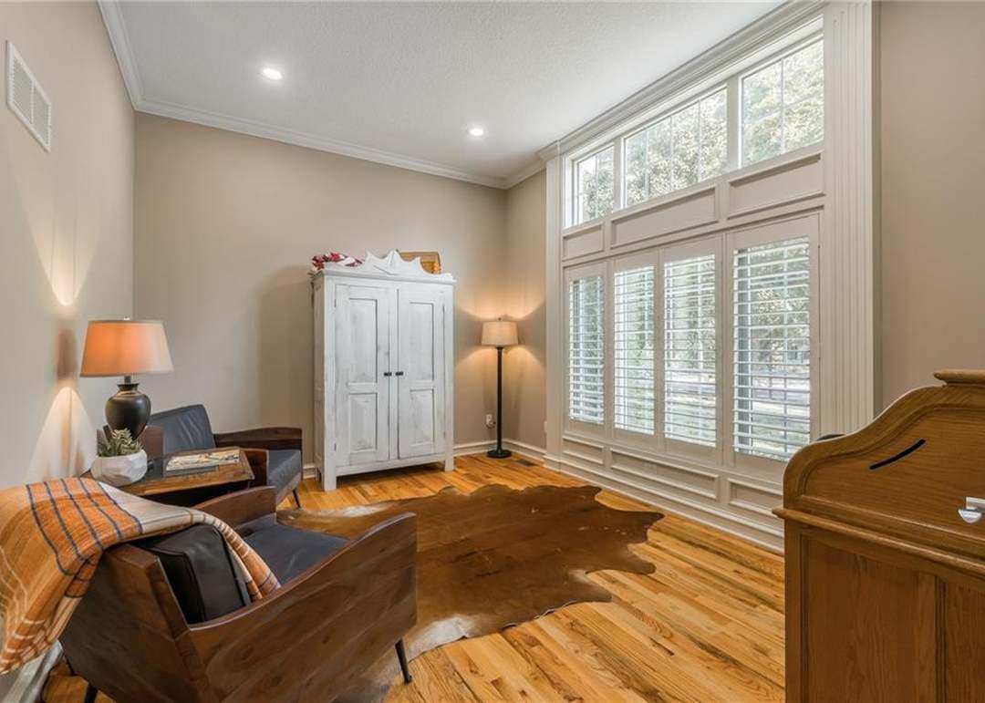 1105 Guinevere Drive — photo 11