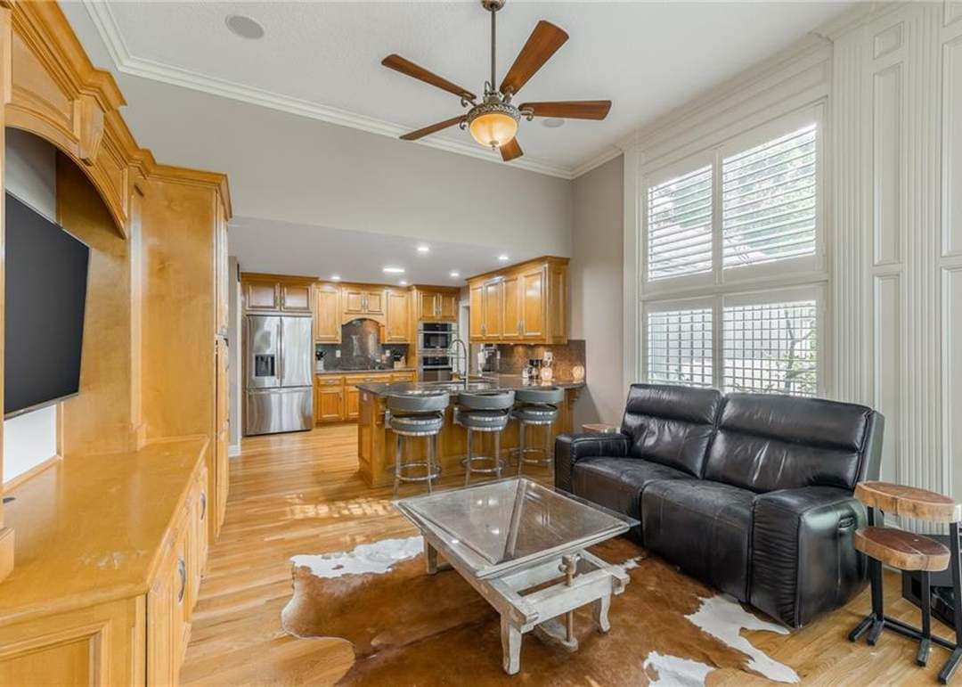 1105 Guinevere Drive — photo 18