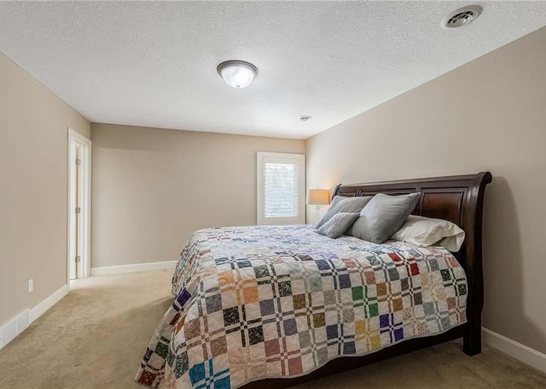 1105 Guinevere Drive — photo 36