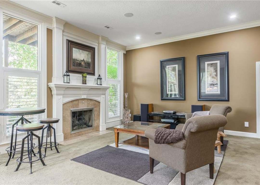 1105 Guinevere Drive — photo 44