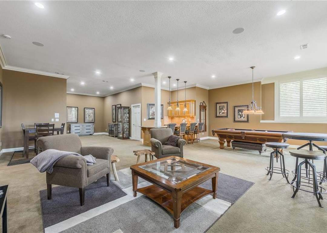 1105 Guinevere Drive — photo 45