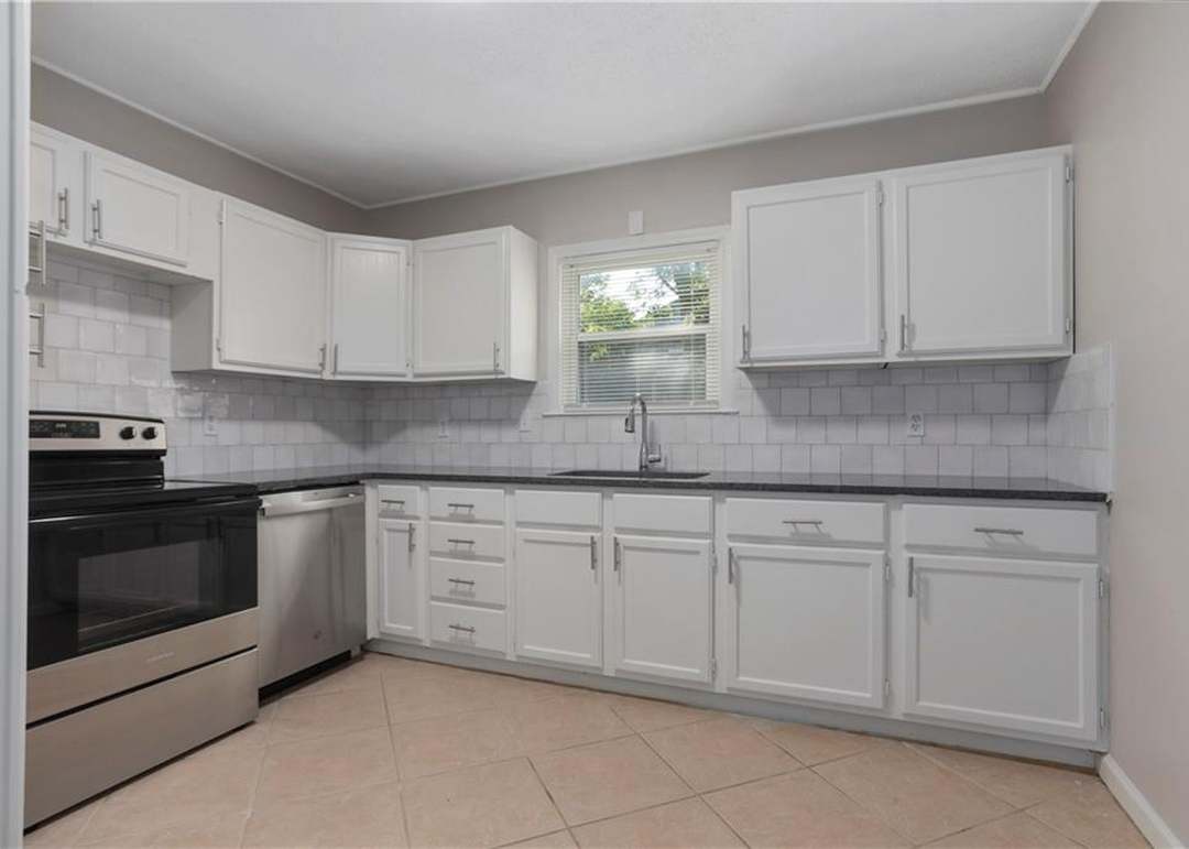 11501 E 35th Street S — photo 10