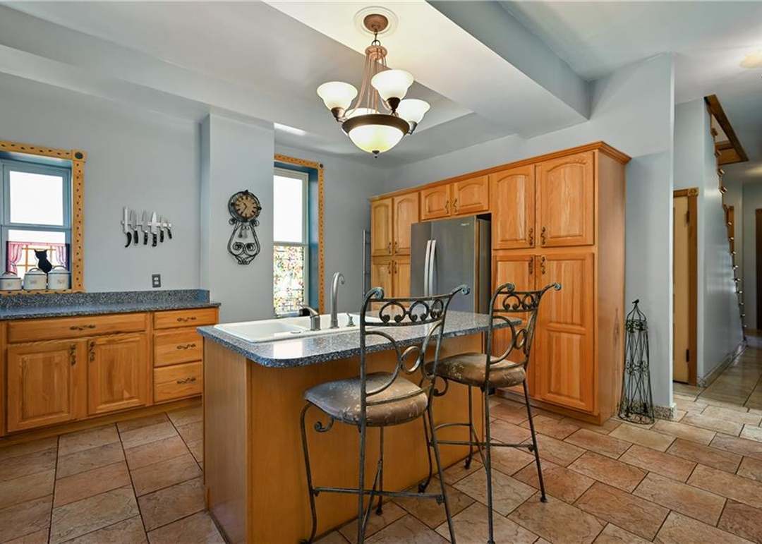 1837 Pendleton Avenue — photo 4