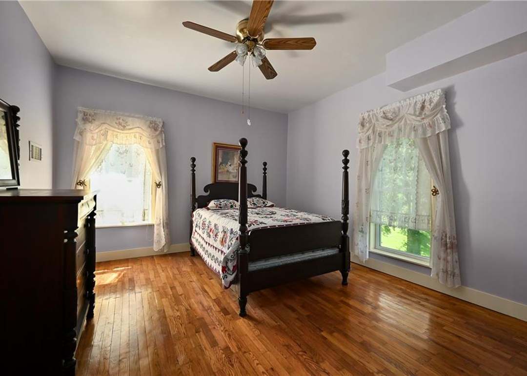 1837 Pendleton Avenue — photo 5