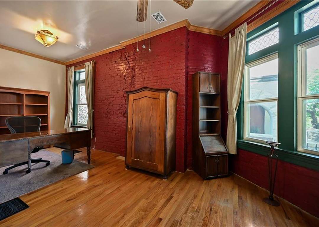 1837 Pendleton Avenue — photo 9