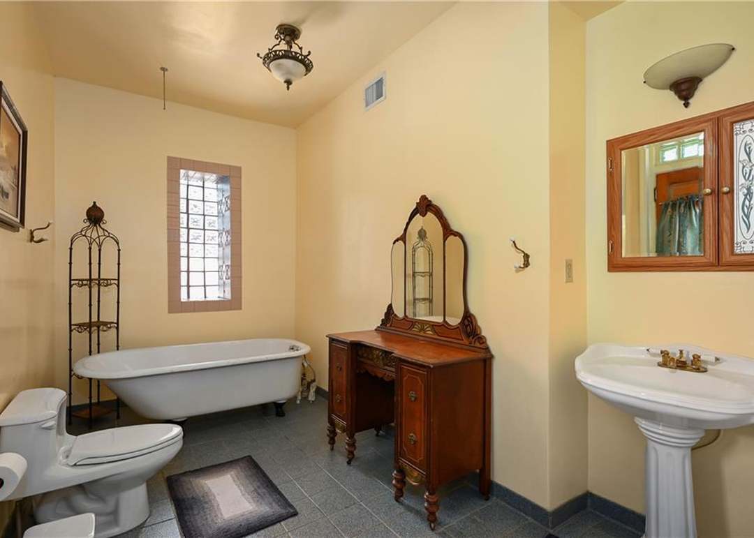 1837 Pendleton Avenue — photo 18