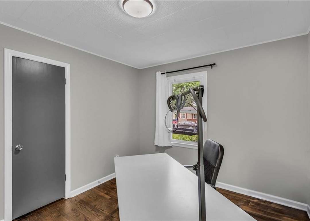 9206 Vaughn Avenue — photo 5