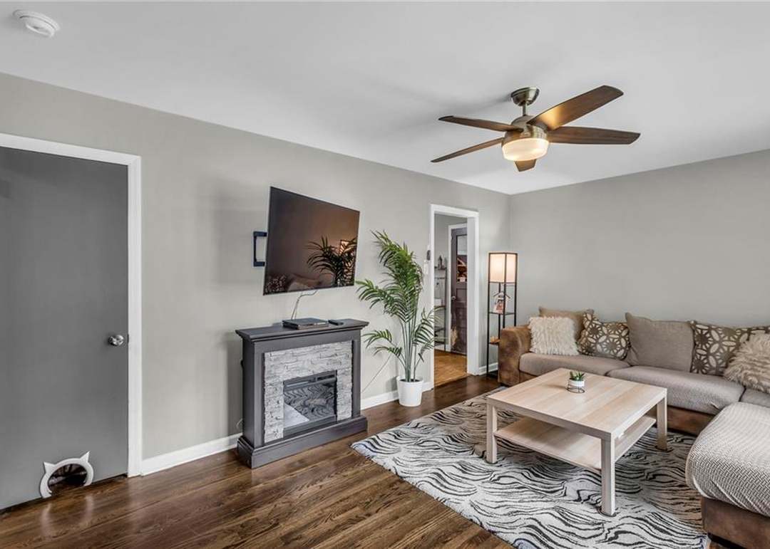 9206 Vaughn Avenue — photo 8