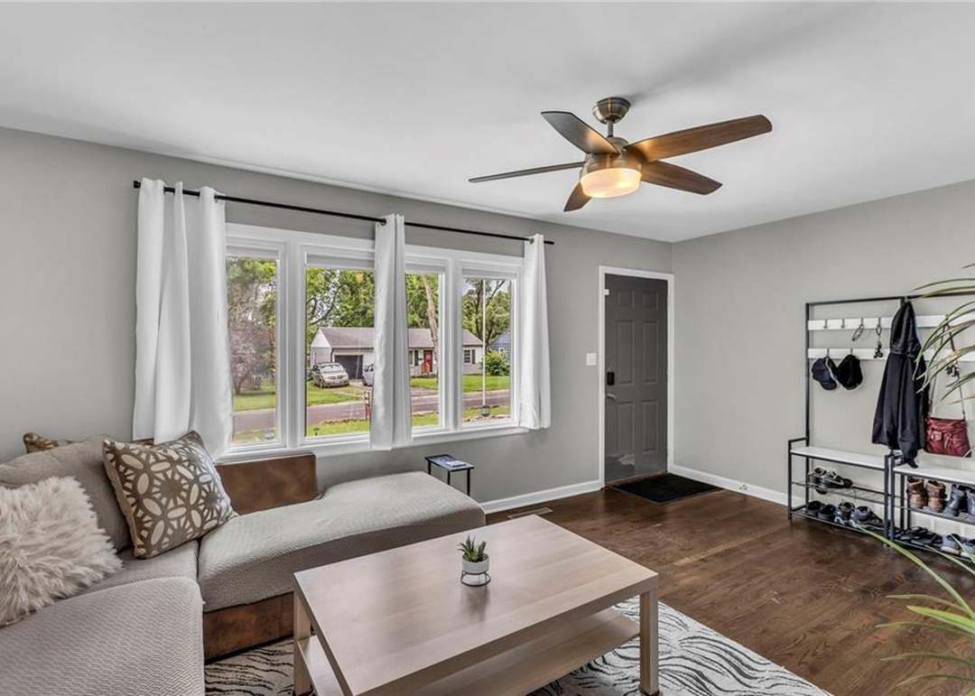 9206 Vaughn Avenue — photo 9