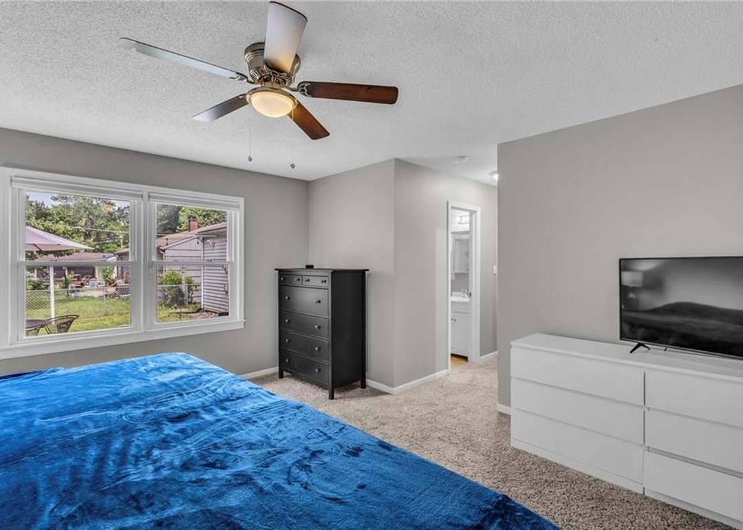 9206 Vaughn Avenue — photo 16