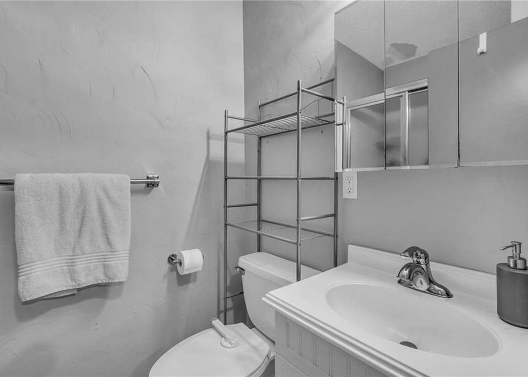 9206 Vaughn Avenue — photo 18