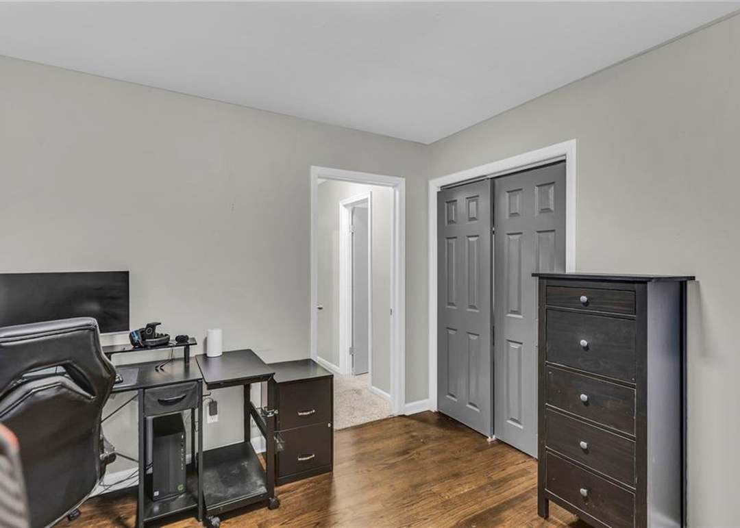 9206 Vaughn Avenue — photo 23