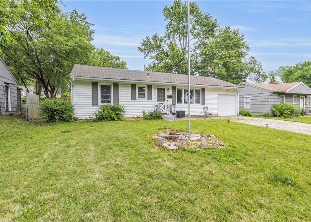 9206 Vaughn Avenue — photo 29