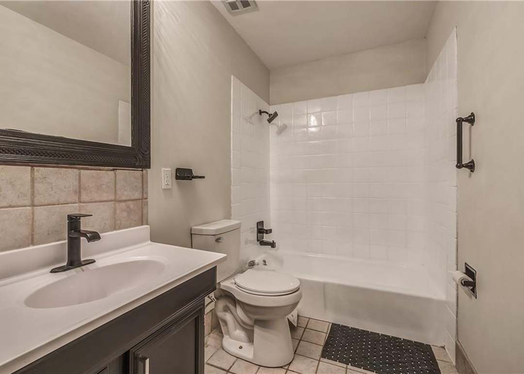 1925 S 29th Street — photo 17