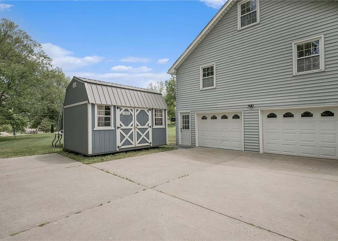 1205 S 103rd Street — photo 6