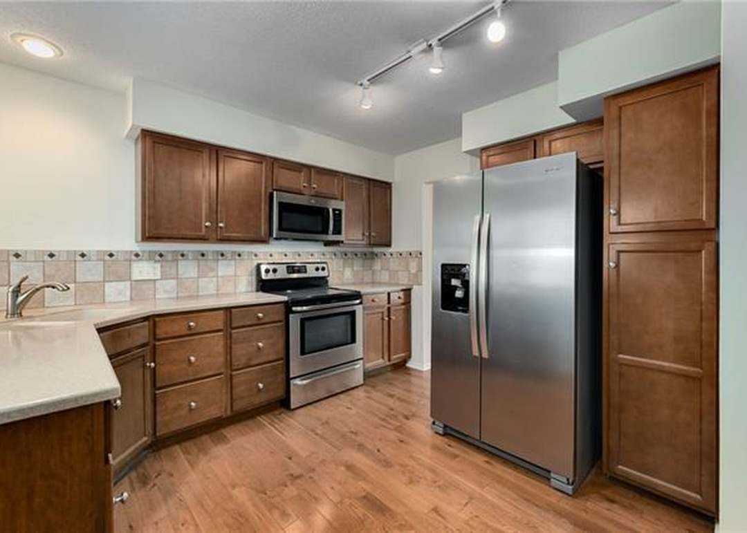 10221 ROBINSON Street — photo 17