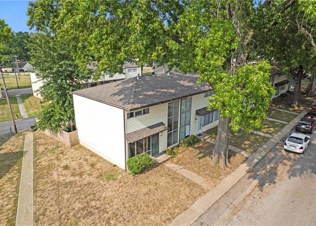 906 N 70th Street — photo 31