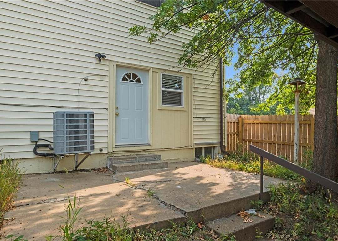 906 N 70th Street — photo 32