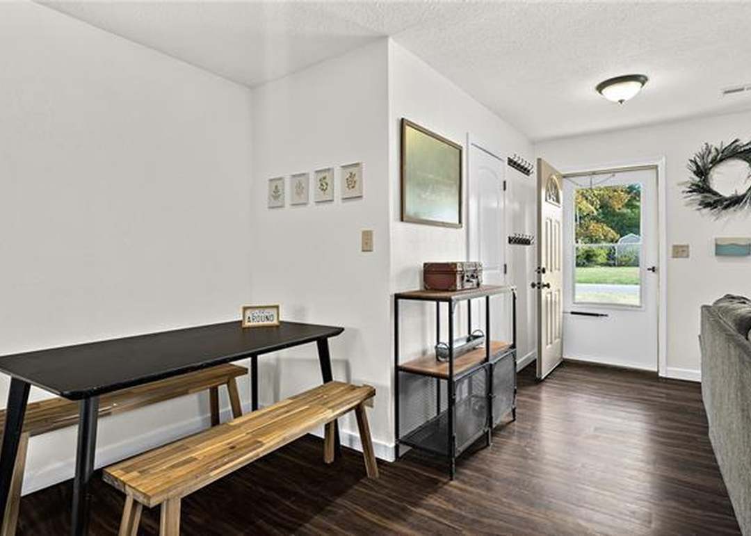 106 N Pine Street — photo 2