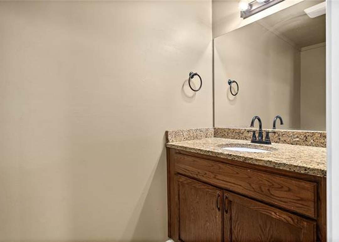 106 N Pine Street — photo 22