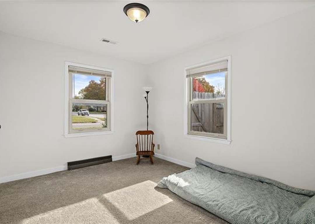 106 N Pine Street — photo 31