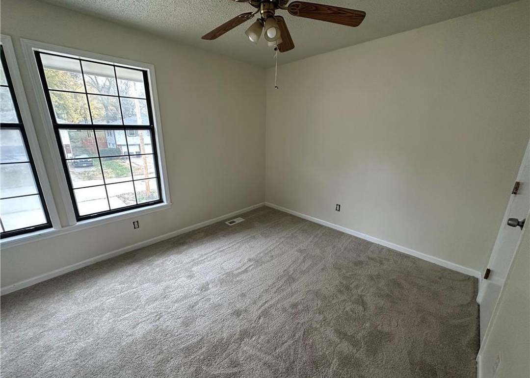 4827 NE 47th Terrace — photo 7