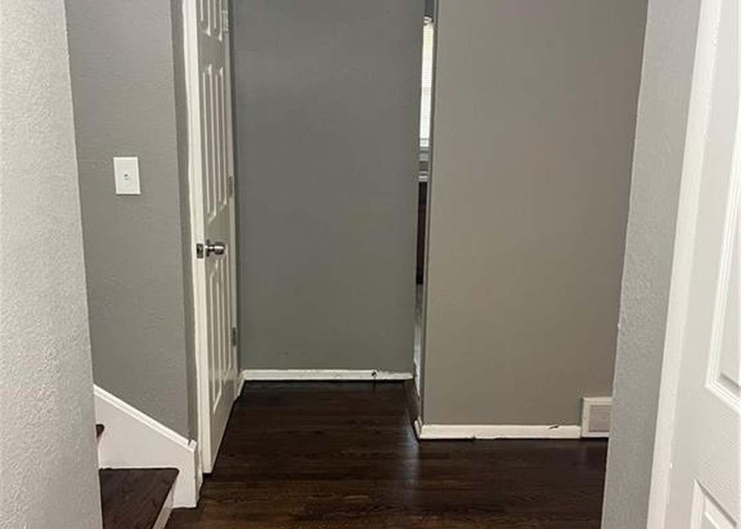 11910 Fremont Avenue — photo 2