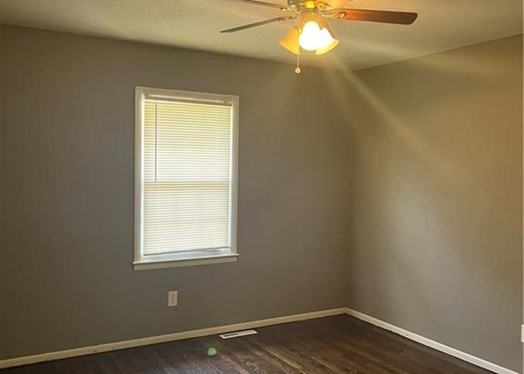 11910 Fremont Avenue — photo 9