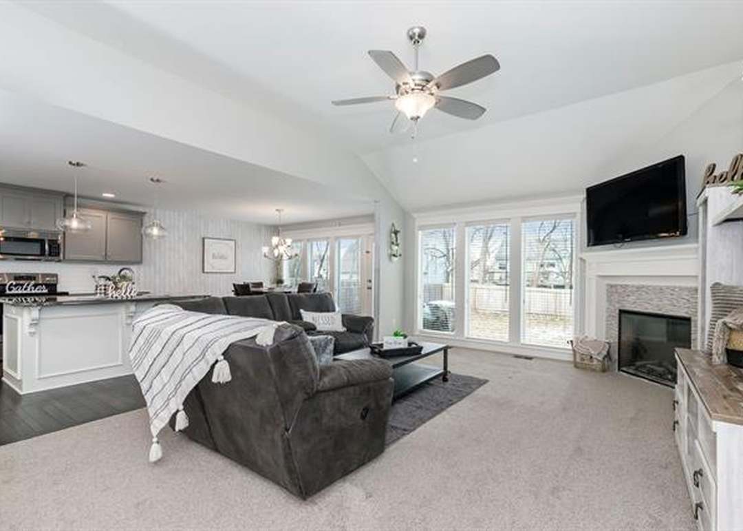 20376 W 220th Terrace — photo 9