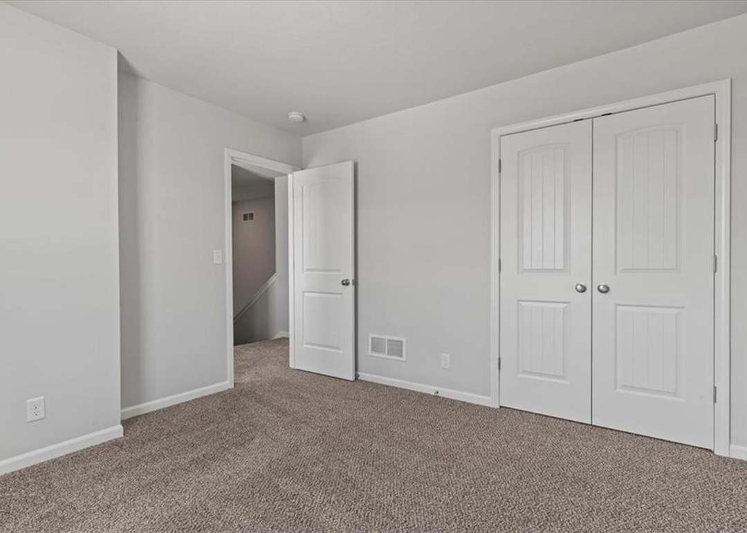 827 Shane Court — photo 3