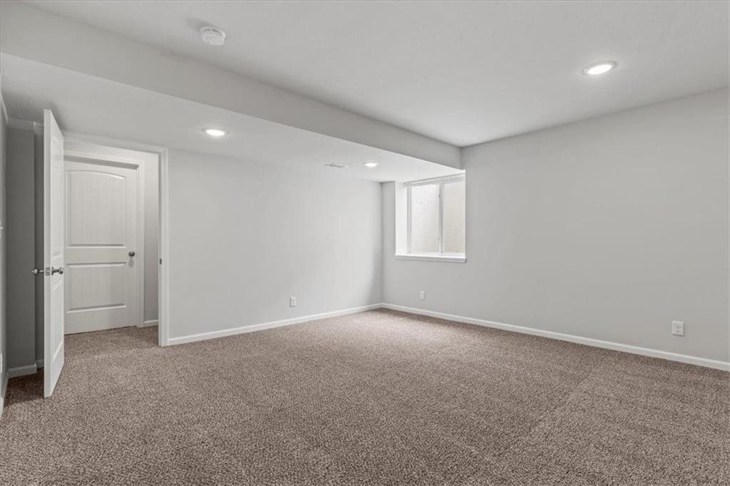 827 Shane Court — photo 22