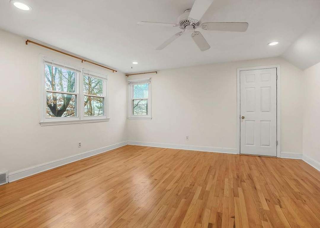 10513 Mersington Avenue — photo 5