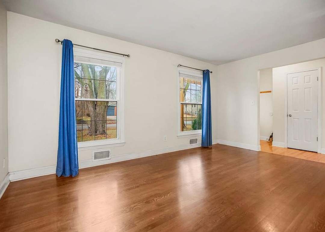 10513 Mersington Avenue — photo 6