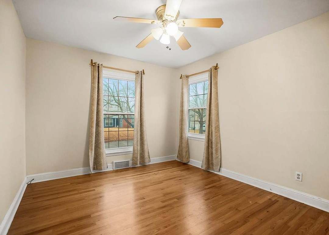 10513 Mersington Avenue — photo 15