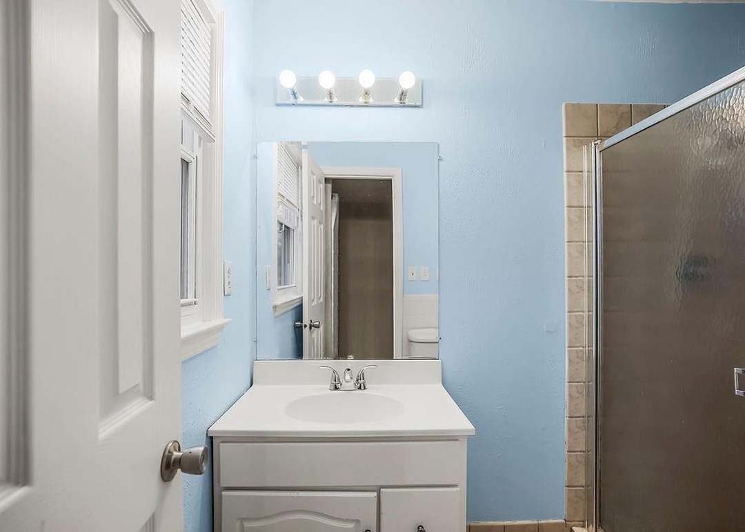 10513 Mersington Avenue — photo 17