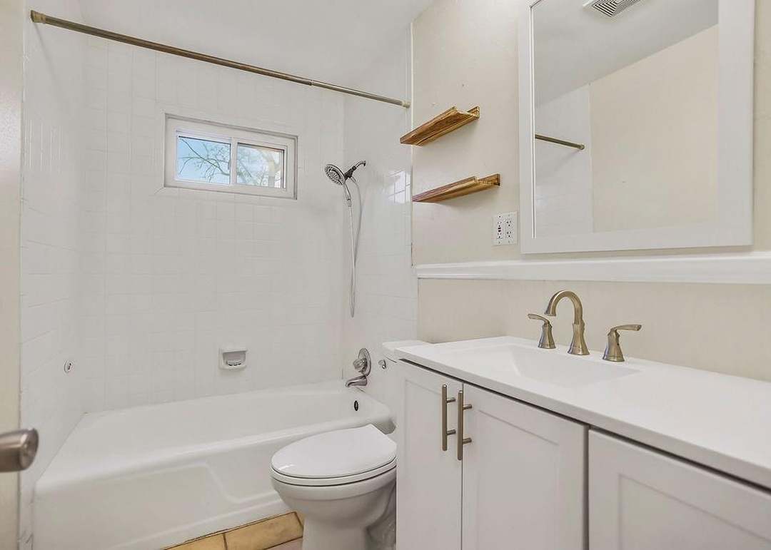10513 Mersington Avenue — photo 18