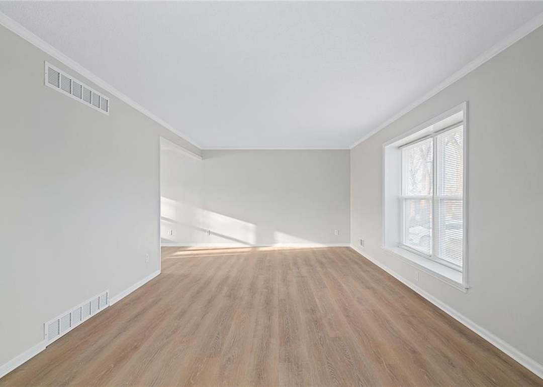 10708 Fremont Avenue — photo 4