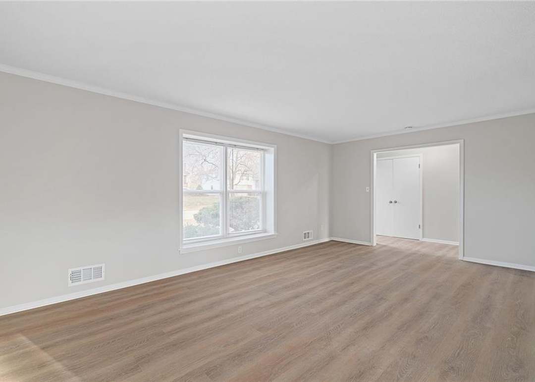 10708 Fremont Avenue — photo 17
