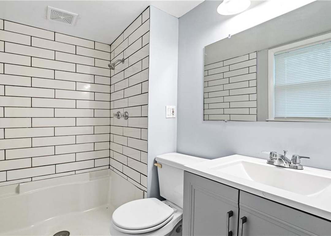 11912 Belmont Avenue — photo 7
